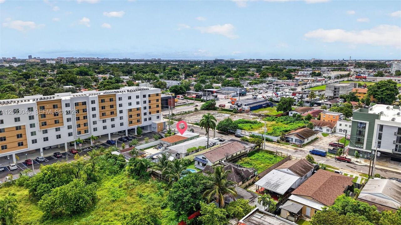 En Venta: $389,000 (0.12 acres)