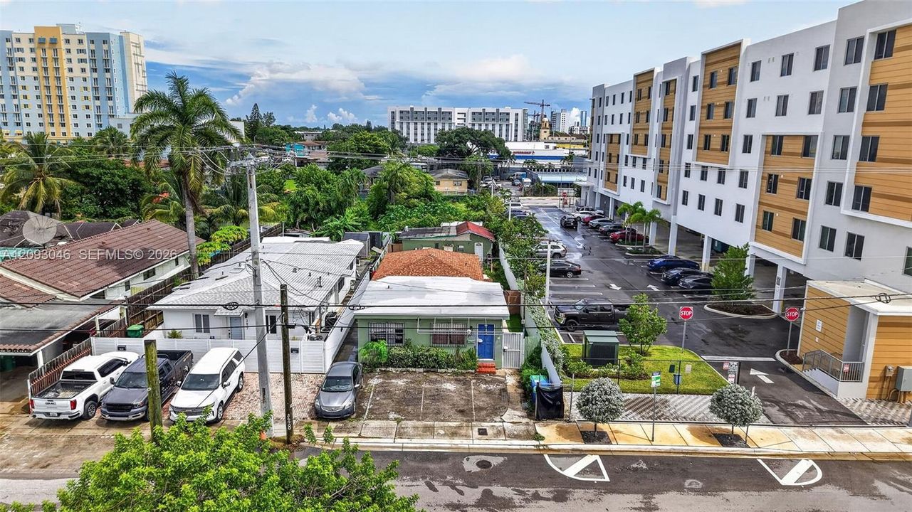 En Venta: $389,000 (0.12 acres)