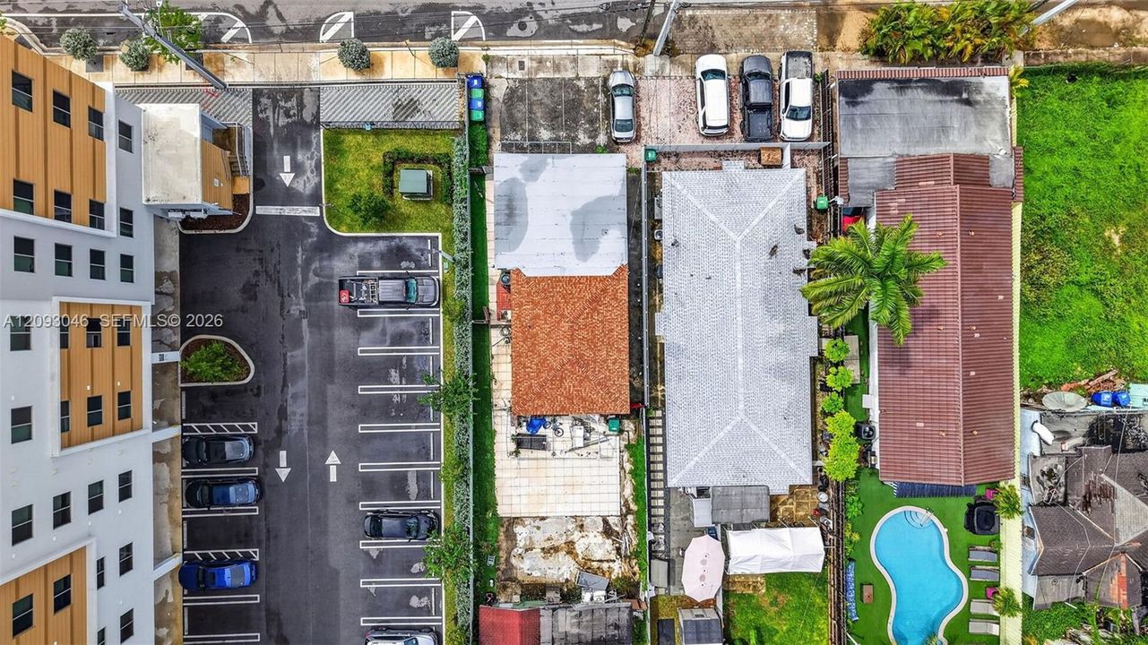 En Venta: $389,000 (0.12 acres)