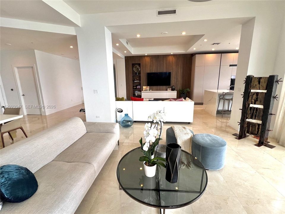 En Renta: $14,500 (3 camas, 3 baños, 2627 Pies cuadrados)