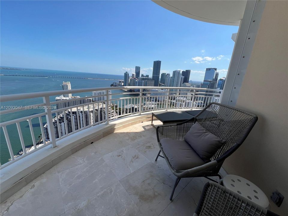Private Mst Bdrm Balcony