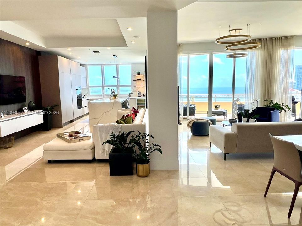 En Renta: $14,500 (3 camas, 3 baños, 2627 Pies cuadrados)