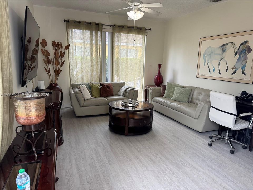 For Rent: $2,300 (3 beds, 2 baths, 1298 Square Feet)