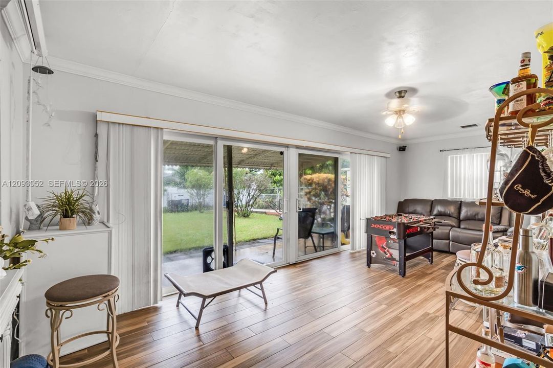 For Sale: $600,000 (2 beds, 2 baths, 1609 Square Feet)