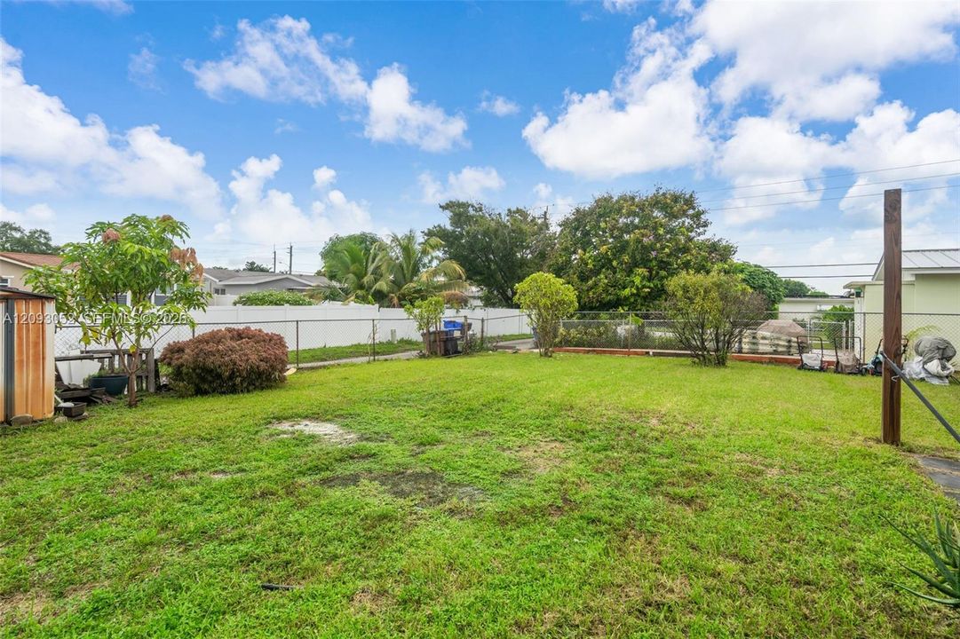 For Sale: $600,000 (2 beds, 2 baths, 1609 Square Feet)