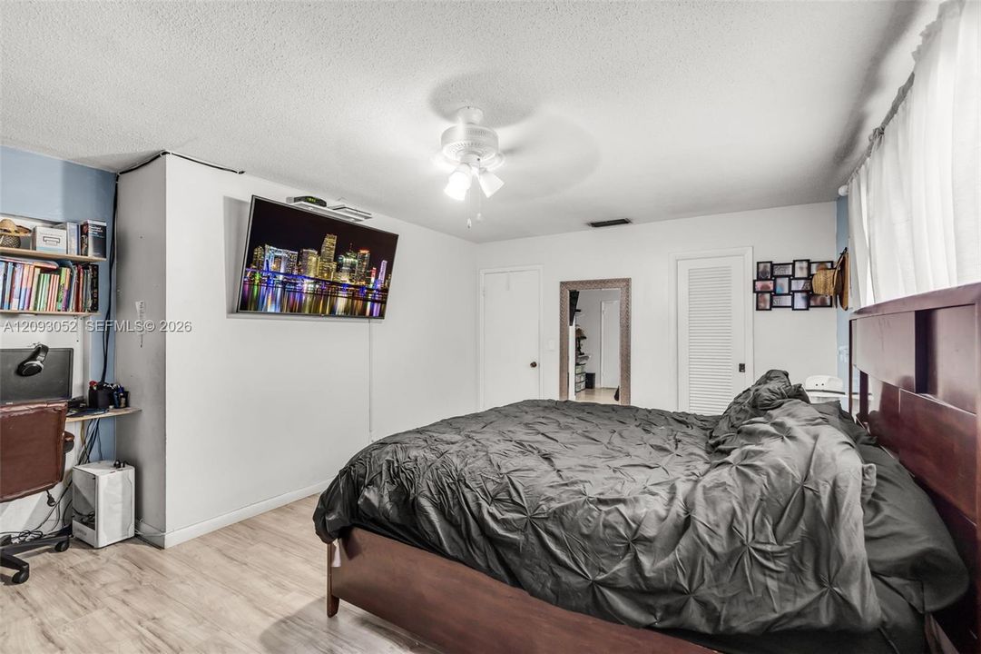 For Sale: $600,000 (2 beds, 2 baths, 1609 Square Feet)