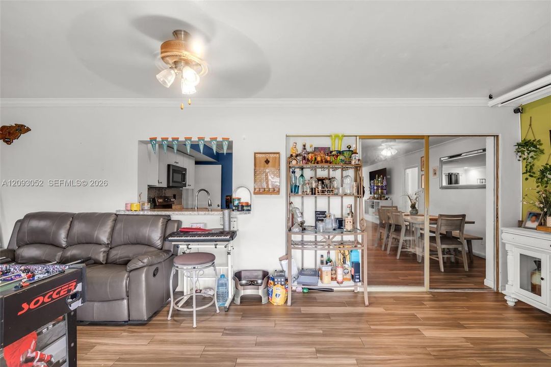 For Sale: $600,000 (2 beds, 2 baths, 1609 Square Feet)