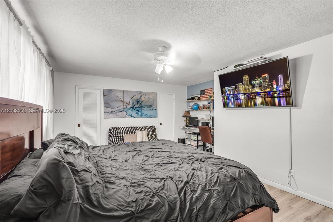 For Sale: $600,000 (2 beds, 2 baths, 1609 Square Feet)
