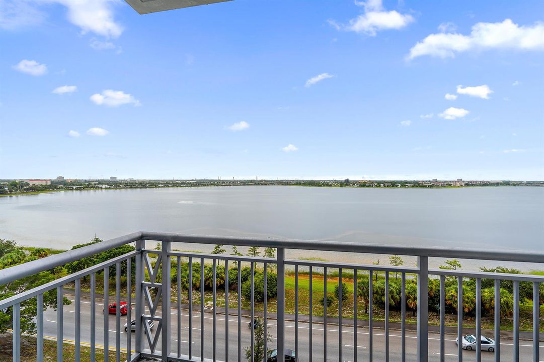035-300SAustralianAve-WestPalmBeach-FL-f