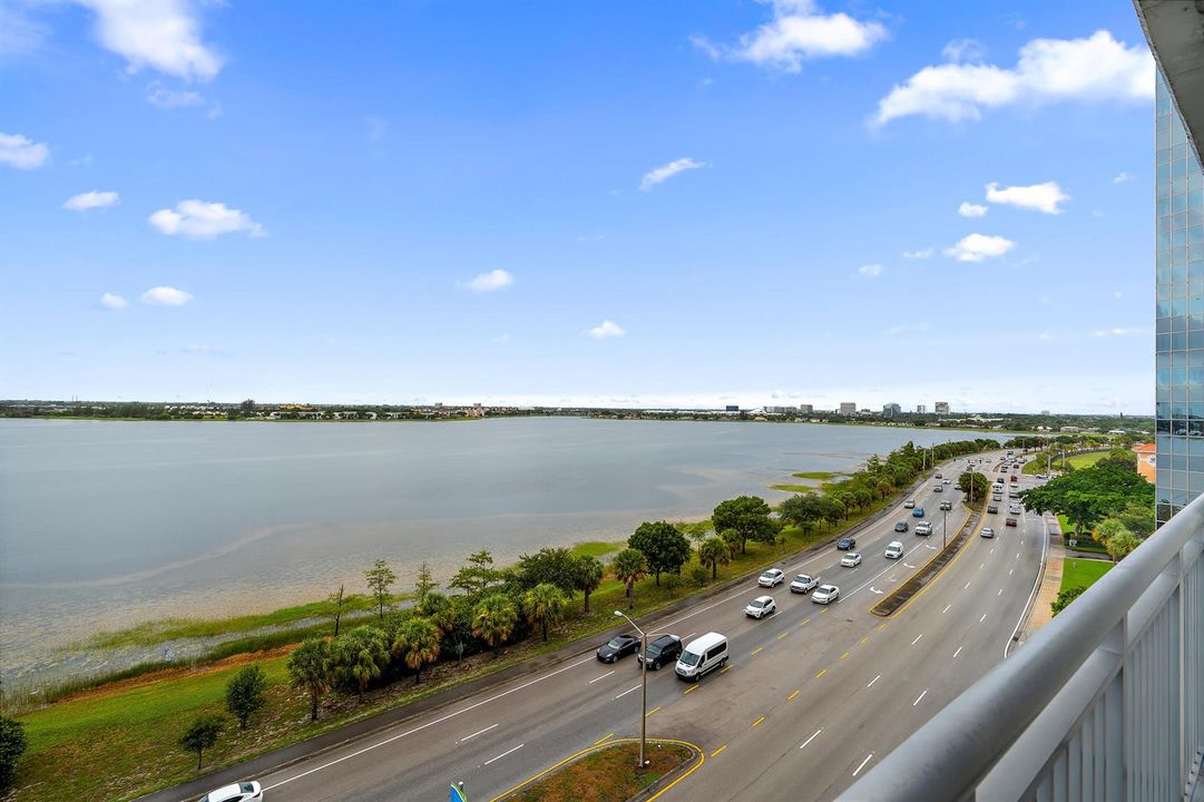 037-300SAustralianAve-WestPalmBeach-FL-f