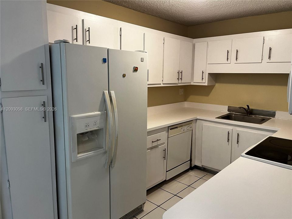 En Venta: $299,000 (3 camas, 2 baños, 1024 Pies cuadrados)