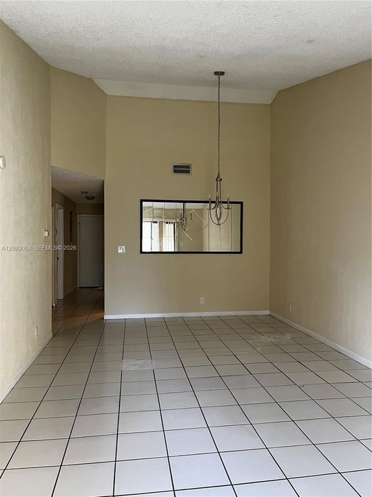 En Venta: $299,000 (3 camas, 2 baños, 1024 Pies cuadrados)