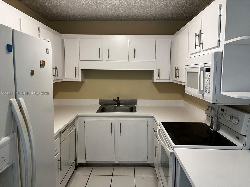 En Venta: $299,000 (3 camas, 2 baños, 1024 Pies cuadrados)