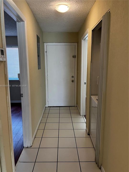 En Venta: $299,000 (3 camas, 2 baños, 1024 Pies cuadrados)