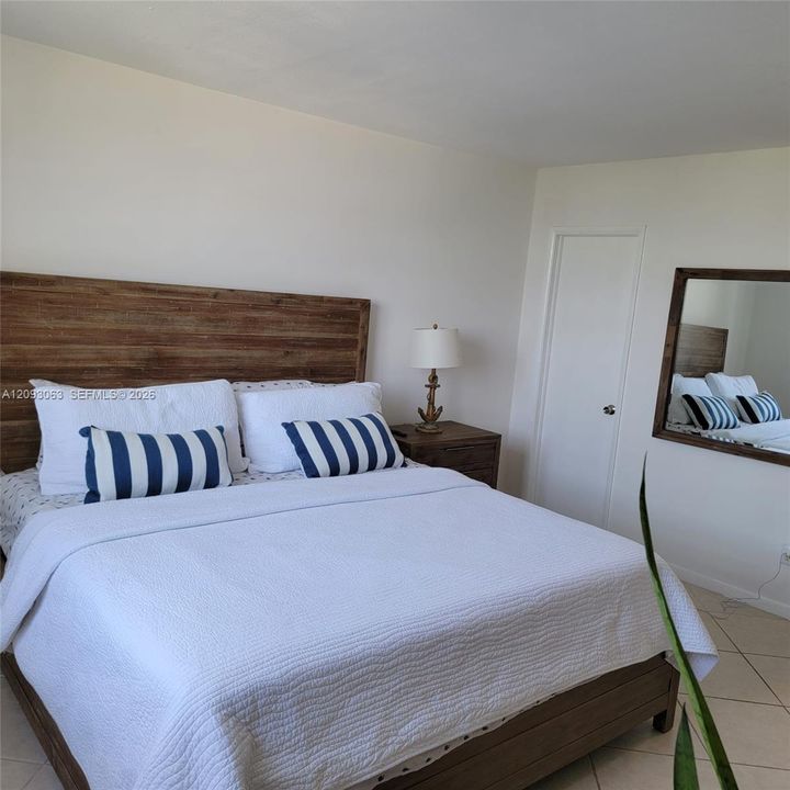 В аренду: $2,500 (2 спален, 2 ванн, 980 Квадратных фут)