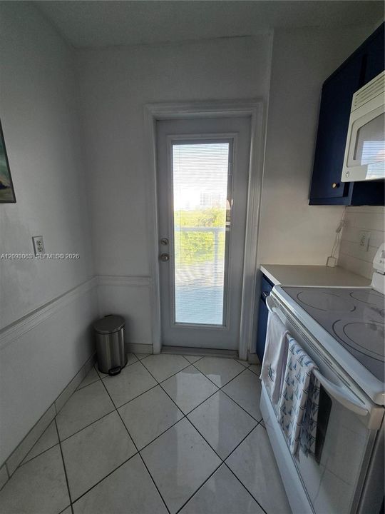В аренду: $2,500 (2 спален, 2 ванн, 980 Квадратных фут)