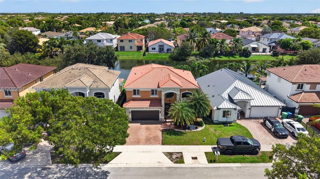 For Sale: $989,000 (4 beds, 3 baths, 2545 Square Feet)