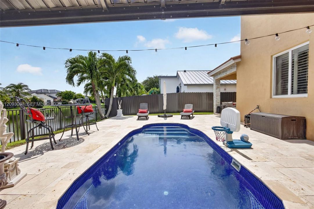 For Sale: $989,000 (4 beds, 3 baths, 2545 Square Feet)