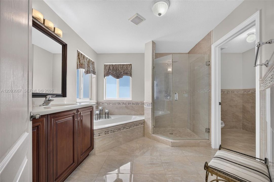 For Sale: $989,000 (4 beds, 3 baths, 2545 Square Feet)