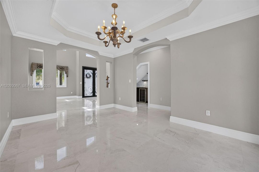 For Sale: $989,000 (4 beds, 3 baths, 2545 Square Feet)