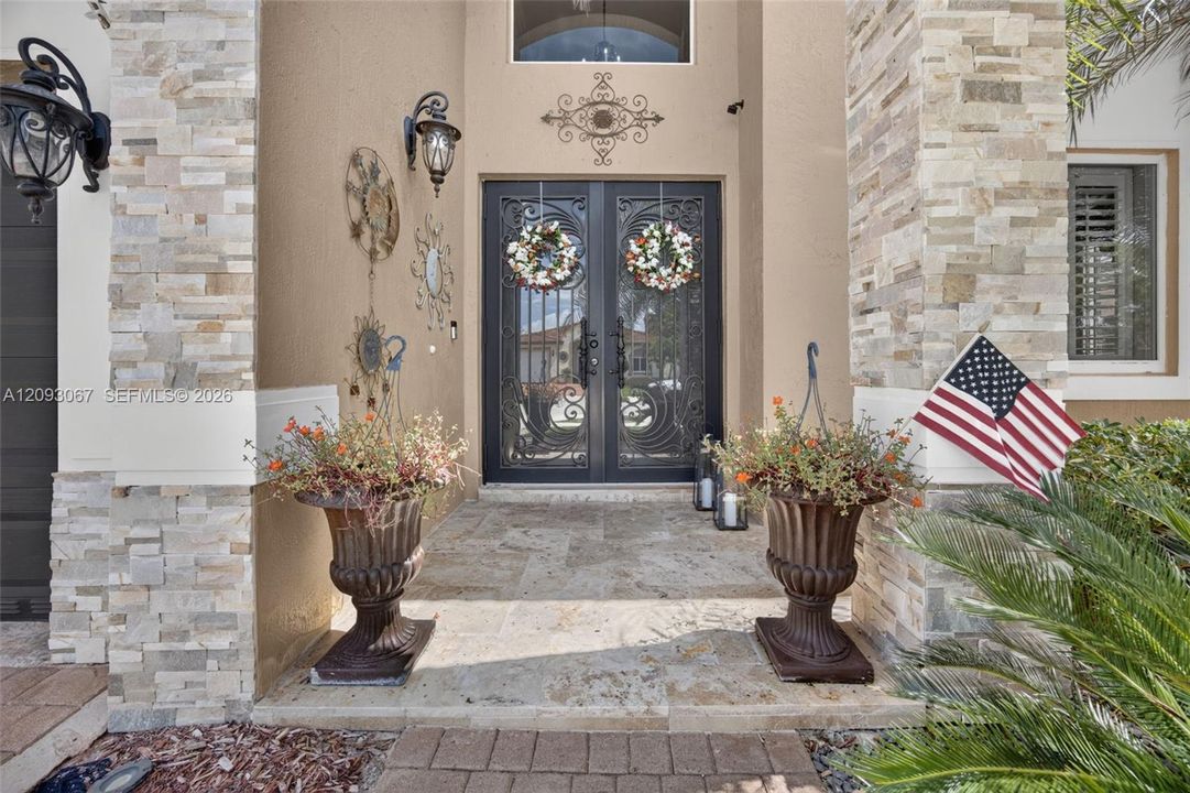For Sale: $989,000 (4 beds, 3 baths, 2545 Square Feet)