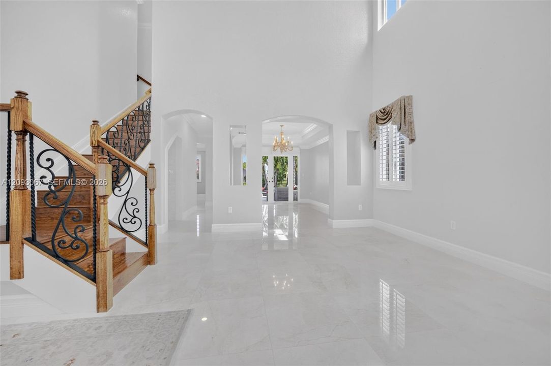 For Sale: $989,000 (4 beds, 3 baths, 2545 Square Feet)