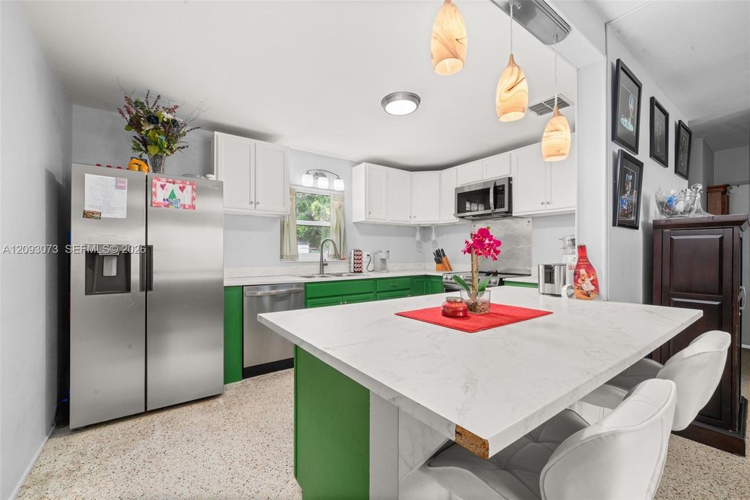 En Venta: $230,000 (3 camas, 1 baños, 1084 Pies cuadrados)