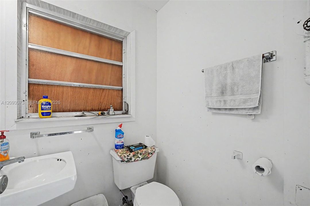 En Venta: $230,000 (3 camas, 1 baños, 1084 Pies cuadrados)