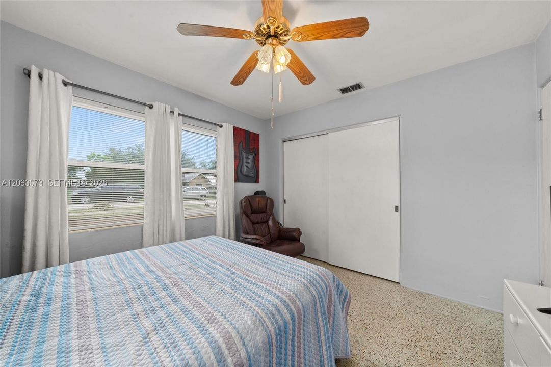 En Venta: $230,000 (3 camas, 1 baños, 1084 Pies cuadrados)