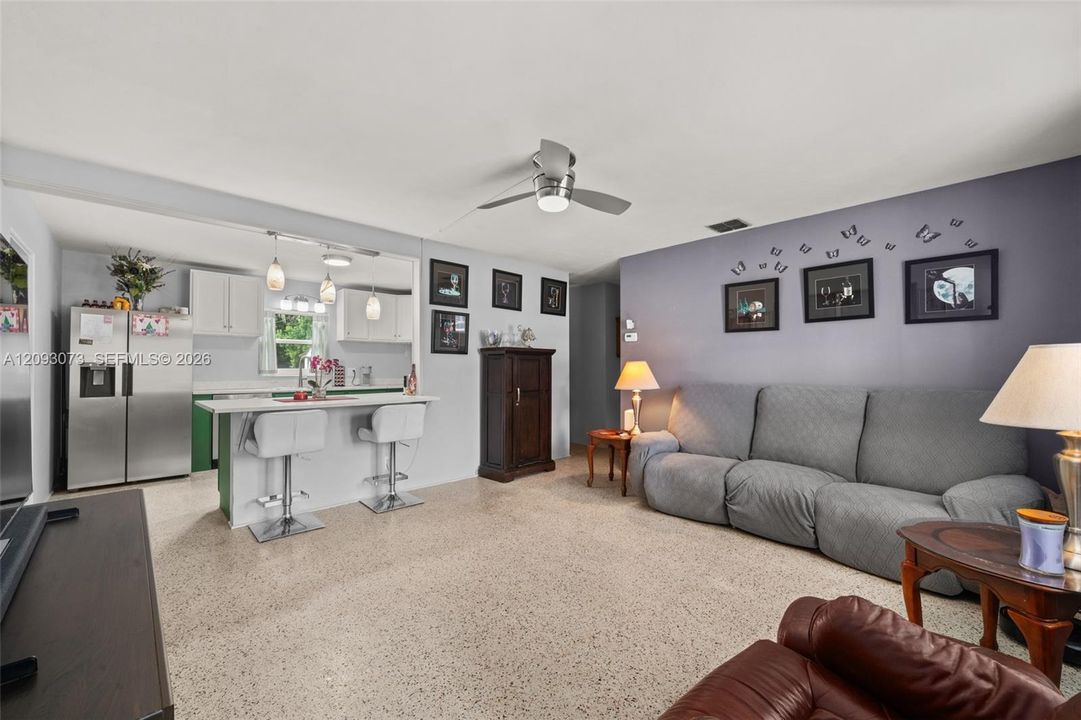 En Venta: $230,000 (3 camas, 1 baños, 1084 Pies cuadrados)