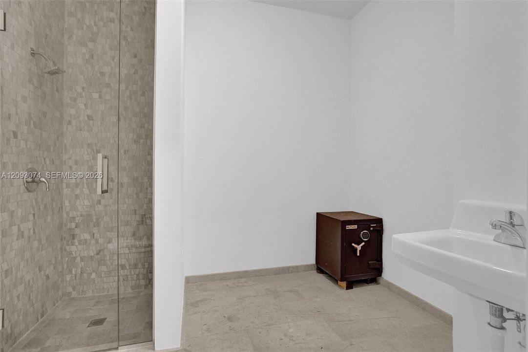 В аренду: $17,250 (4 спален, 4 ванн, 2991 Квадратных фут)