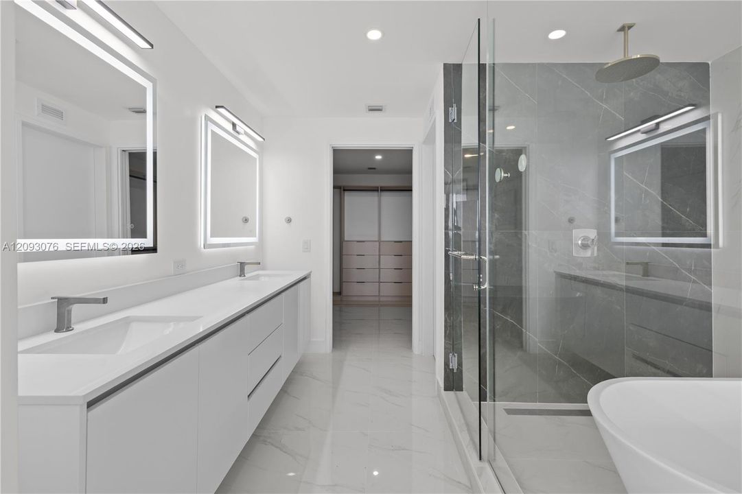 For Sale: $2,900,000 (4 beds, 5 baths, 2310 Square Feet)