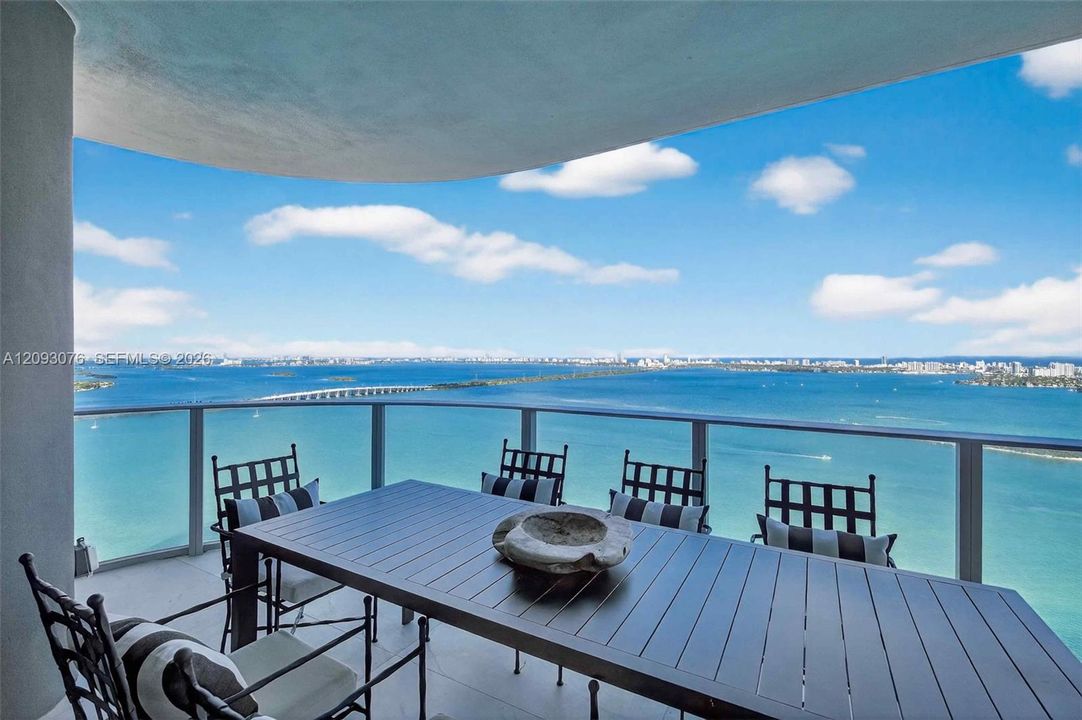 For Sale: $2,900,000 (4 beds, 5 baths, 2310 Square Feet)