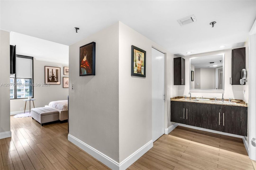 En Venta: $650,000 (2 camas, 2 baños, 1278 Pies cuadrados)