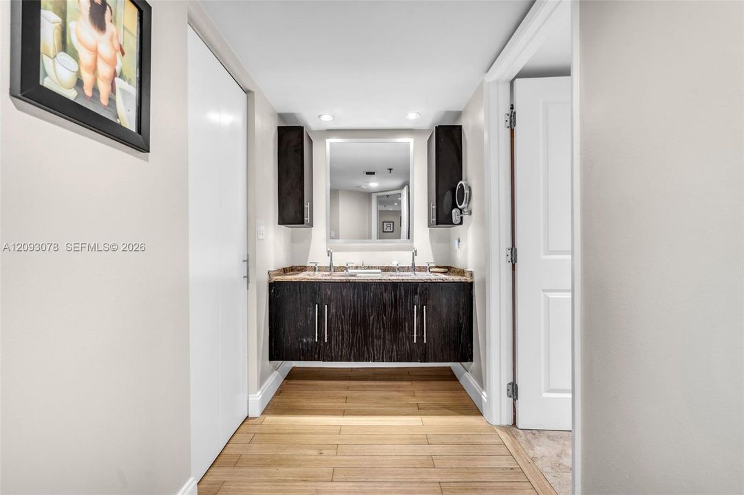 En Venta: $650,000 (2 camas, 2 baños, 1278 Pies cuadrados)