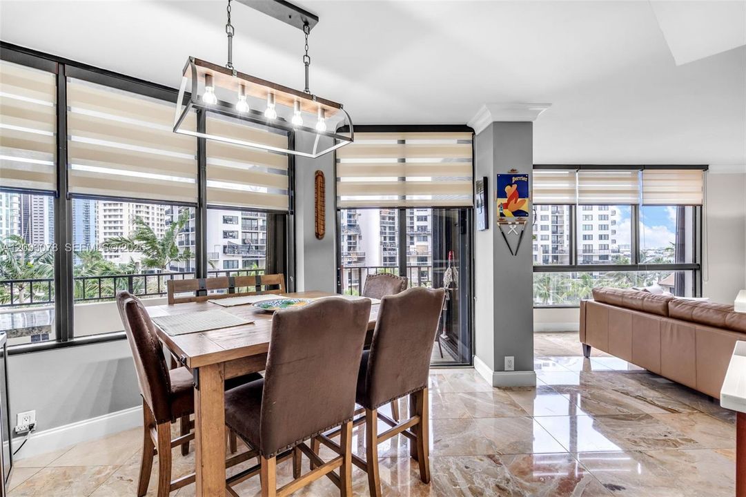 En Venta: $650,000 (2 camas, 2 baños, 1278 Pies cuadrados)