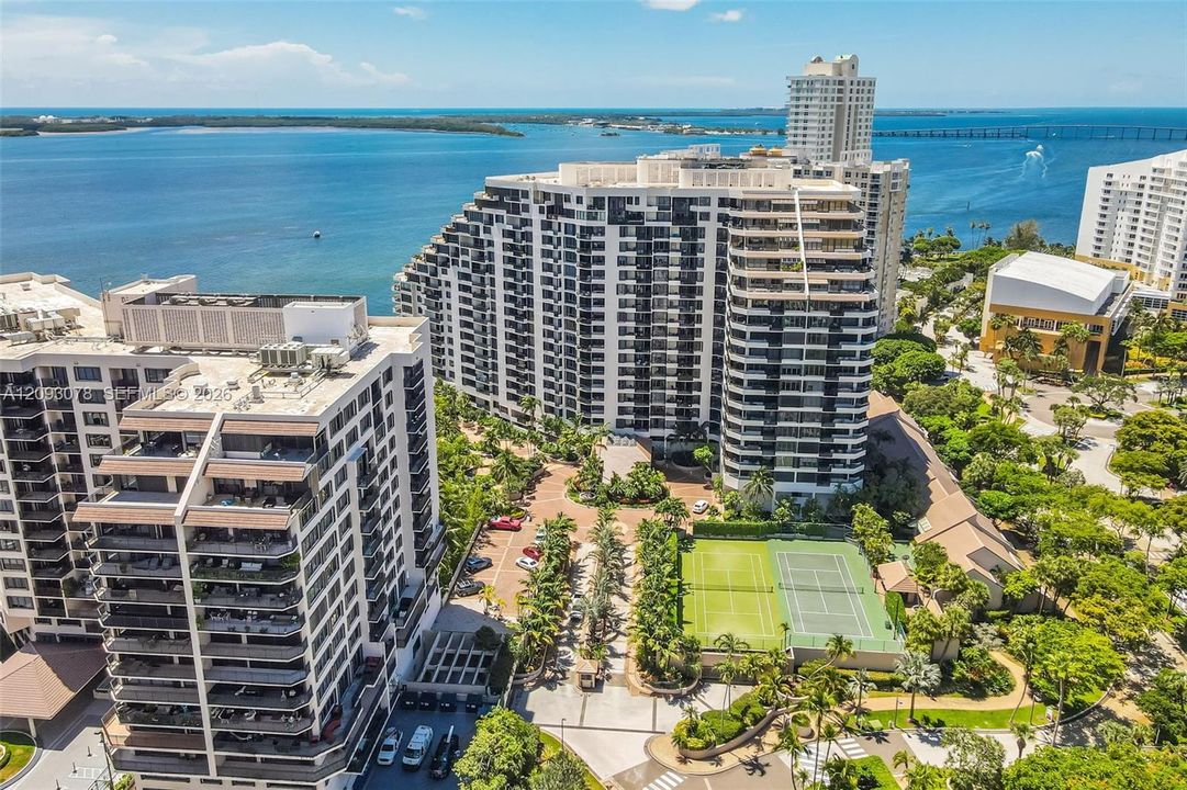 En Venta: $650,000 (2 camas, 2 baños, 1278 Pies cuadrados)
