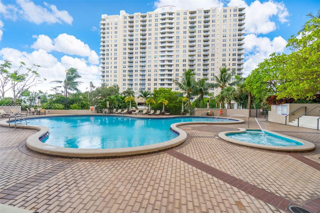 En Venta: $650,000 (2 camas, 2 baños, 1278 Pies cuadrados)