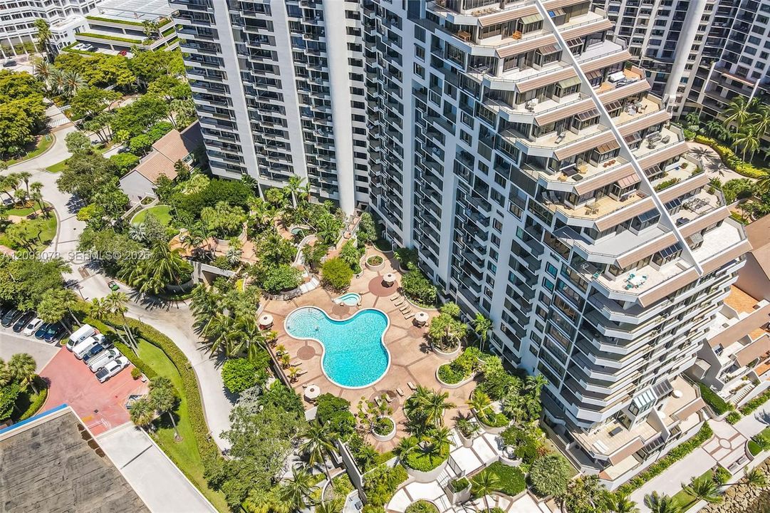 En Venta: $650,000 (2 camas, 2 baños, 1278 Pies cuadrados)