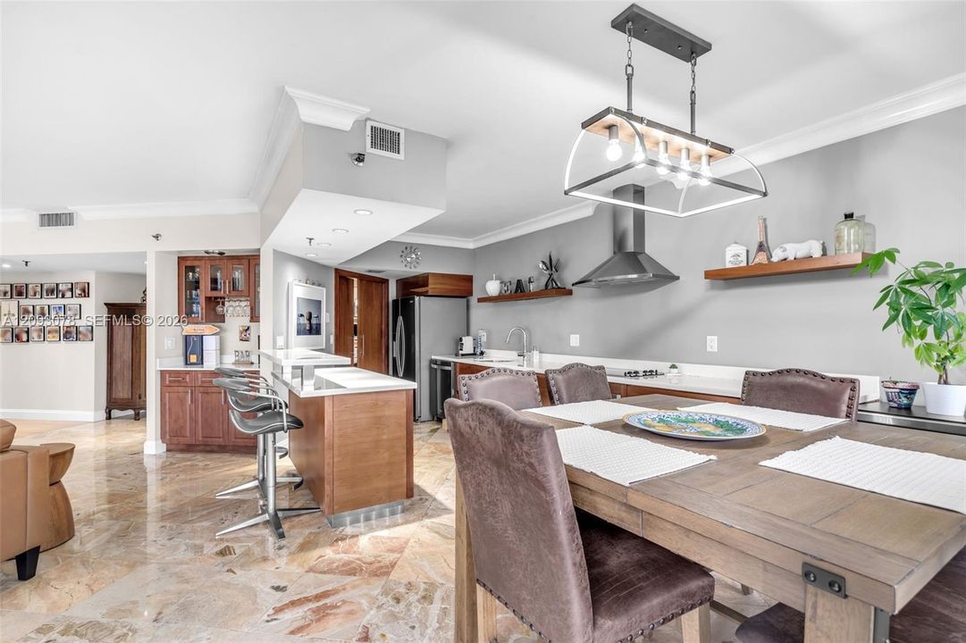 En Venta: $650,000 (2 camas, 2 baños, 1278 Pies cuadrados)