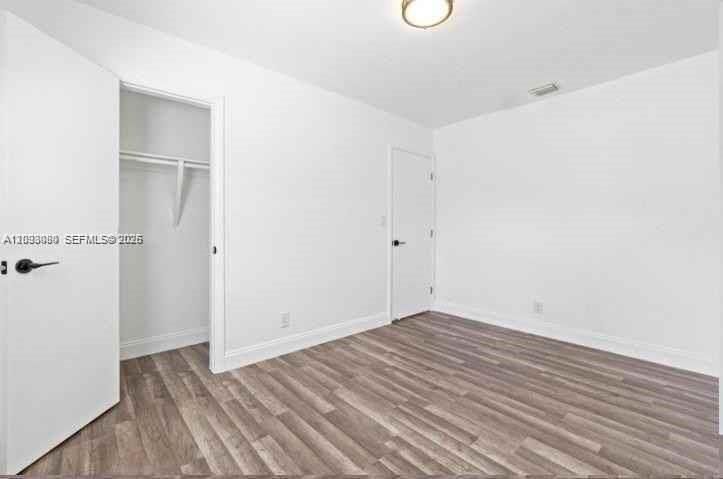 For Rent: $2,700 (3 beds, 1 baths, 900 Square Feet)