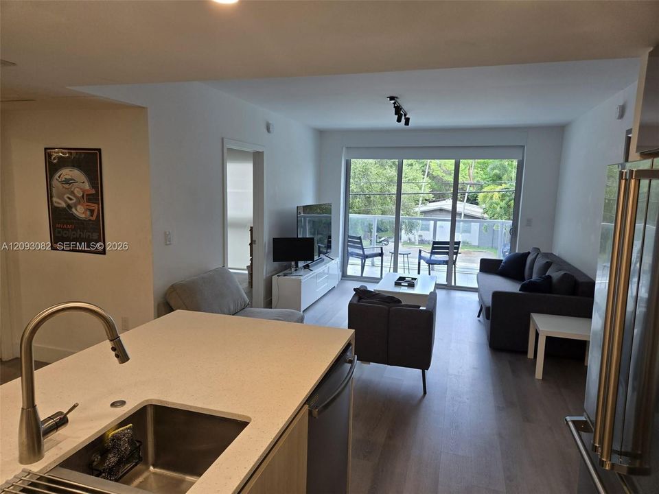 En Venta: $515,000 (2 camas, 2 baños, 1097 Pies cuadrados)