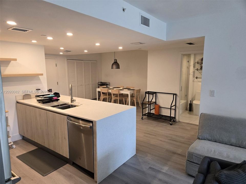 En Venta: $515,000 (2 camas, 2 baños, 1097 Pies cuadrados)