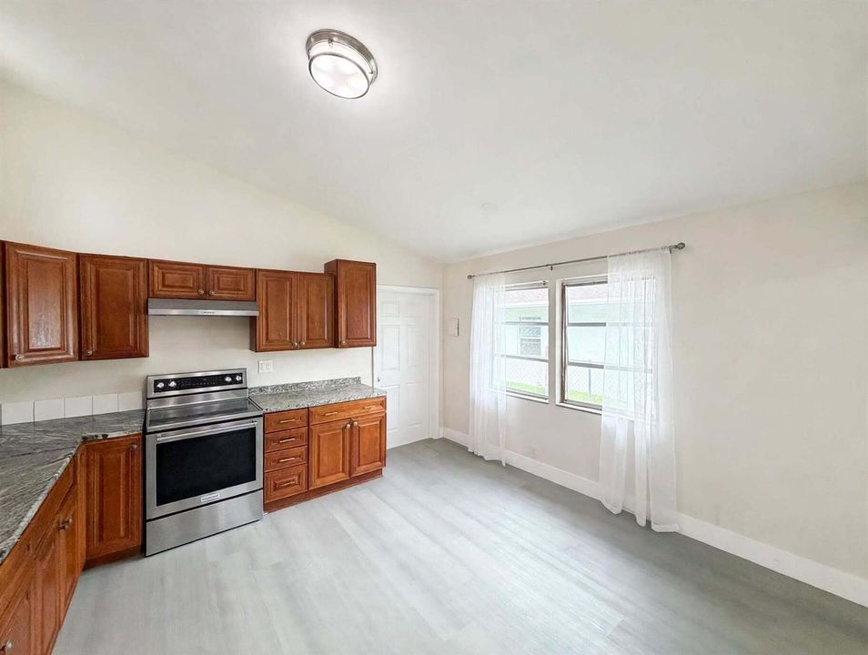 IMG_8019-make-it-mls-ready-add-white-cou