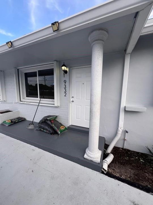 For Rent: $3,200 (3 beds, 2 baths, 1279 Square Feet)