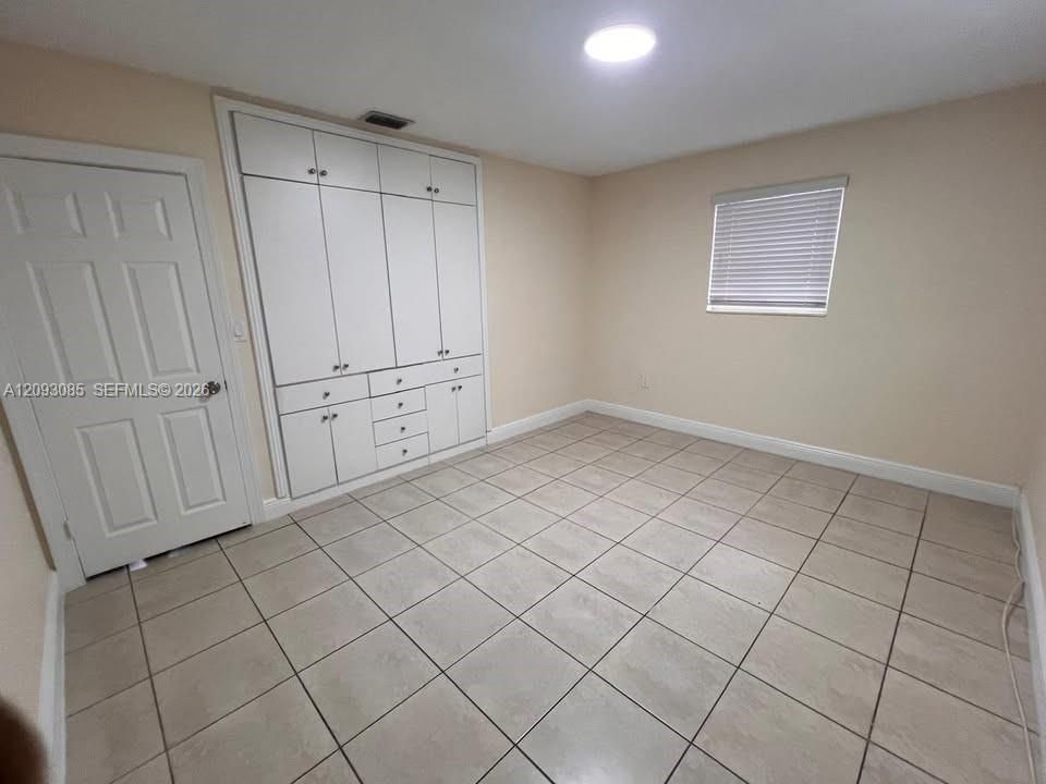For Rent: $3,200 (3 beds, 2 baths, 1279 Square Feet)