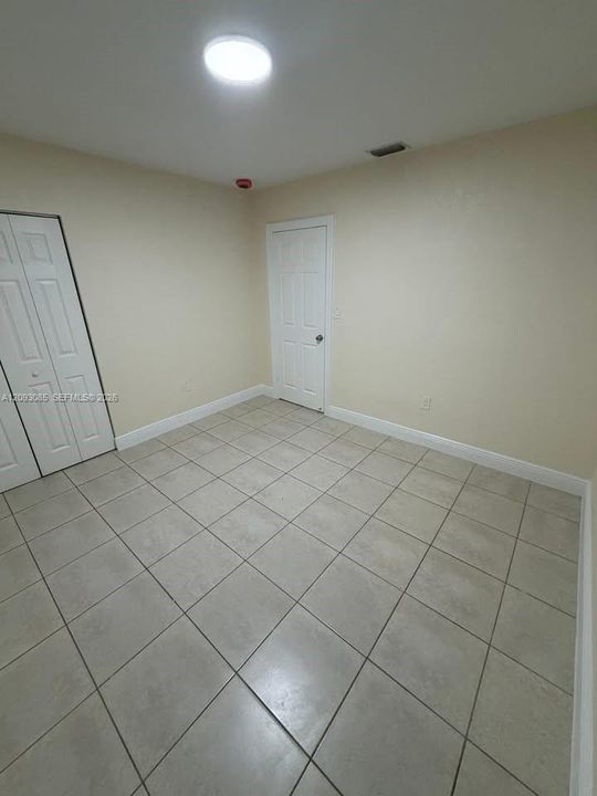 For Rent: $3,200 (3 beds, 2 baths, 1279 Square Feet)