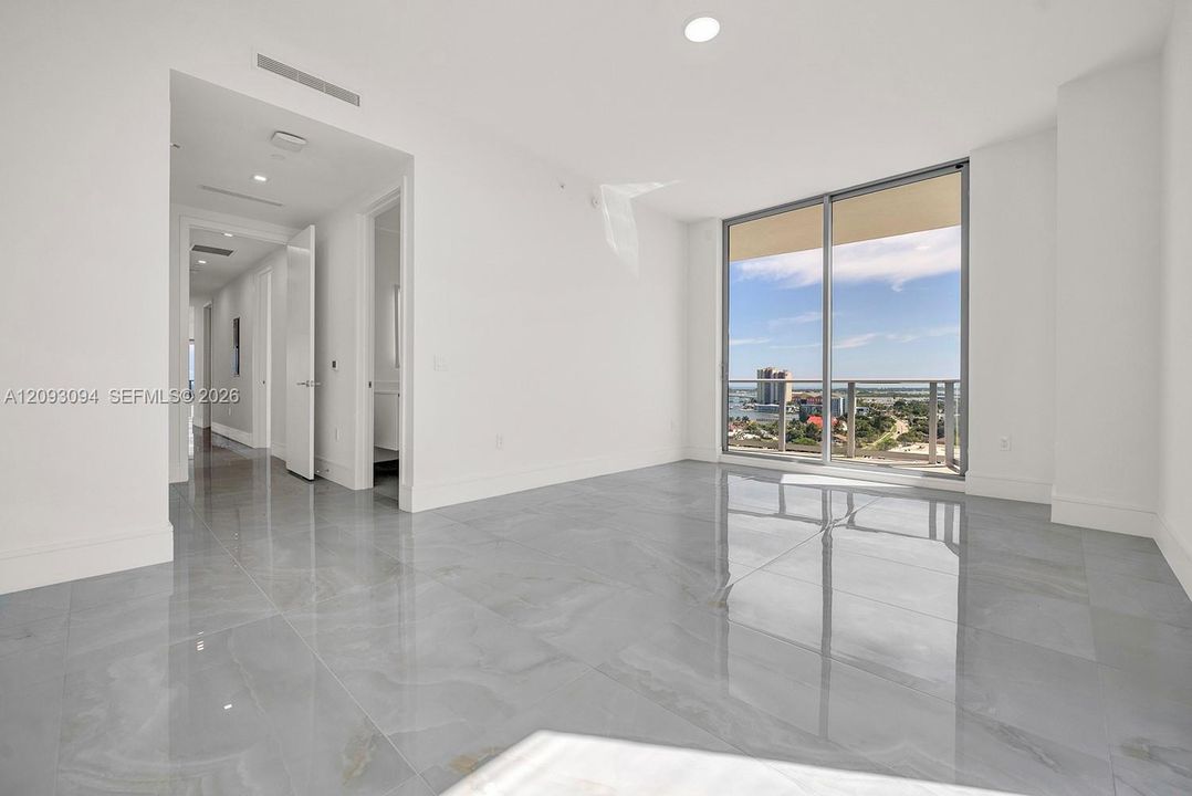 For Sale: $4,499,000 (3 beds, 3 baths, 3149 Square Feet)