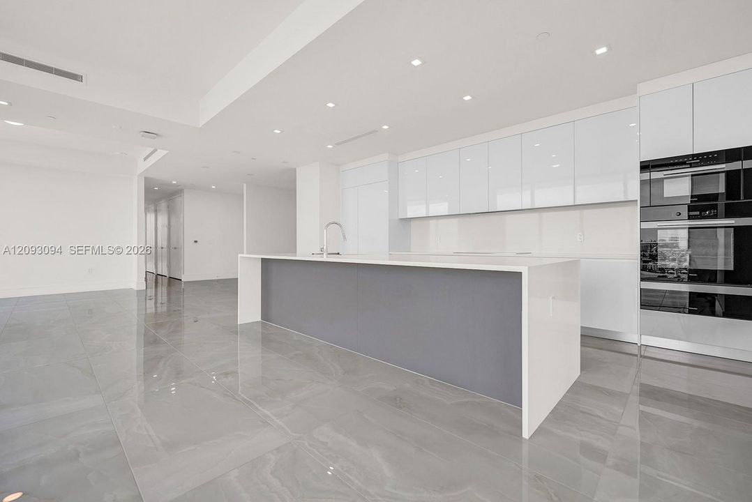 For Sale: $4,499,000 (3 beds, 3 baths, 3149 Square Feet)
