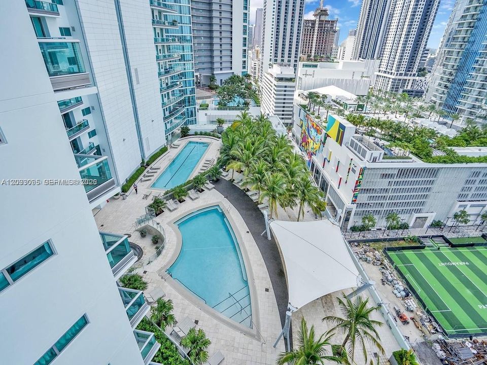 В аренду: $4,950 (2 спален, 2 ванн, 1237 Квадратных фут)